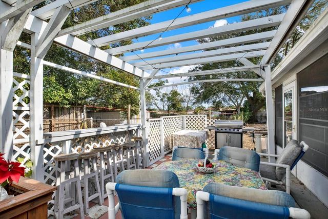 6403 ROLLING GREEN PLACE, Tampa, FL 33634