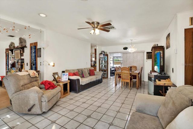 6403 ROLLING GREEN PLACE, Tampa, FL 33634