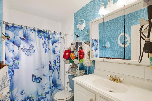 6403 ROLLING GREEN PLACE, Tampa, FL 33634