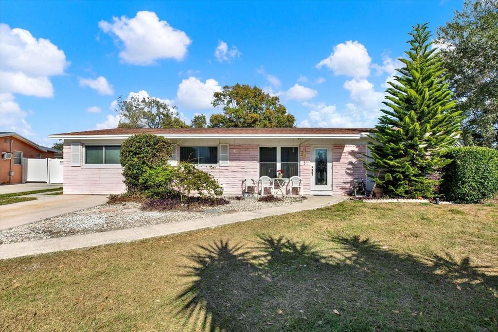 6403 ROLLING GREEN PLACE, Tampa, FL 33634