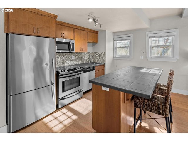 1829 Nw LOVEJOY St 305, Portland, OR 97209