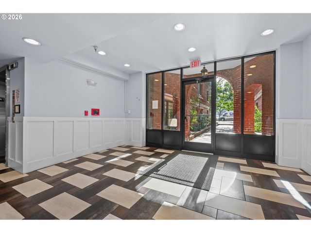 1829 Nw LOVEJOY St 305, Portland, OR 97209