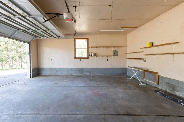 63401 E 290 Road, Grove, OK 74344