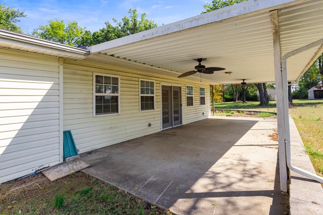 63401 E 290 Road, Grove, OK 74344