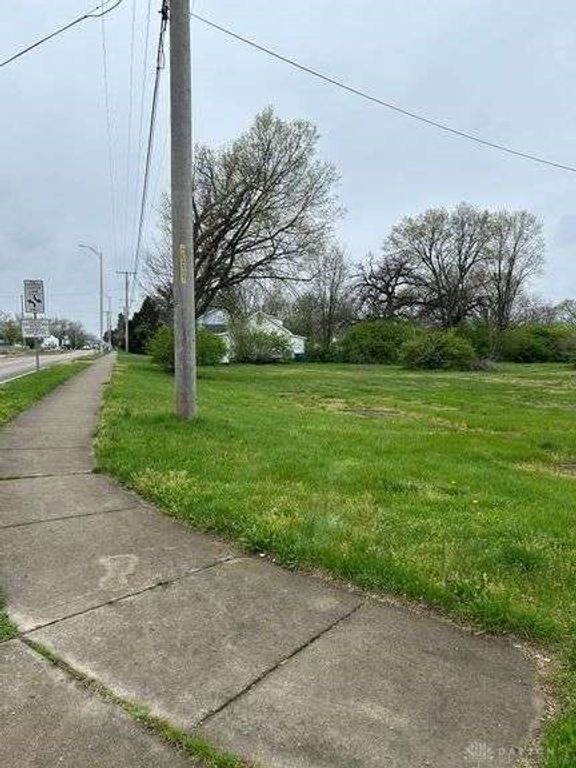 2249 Valley Pike, Dayton, OH 45404