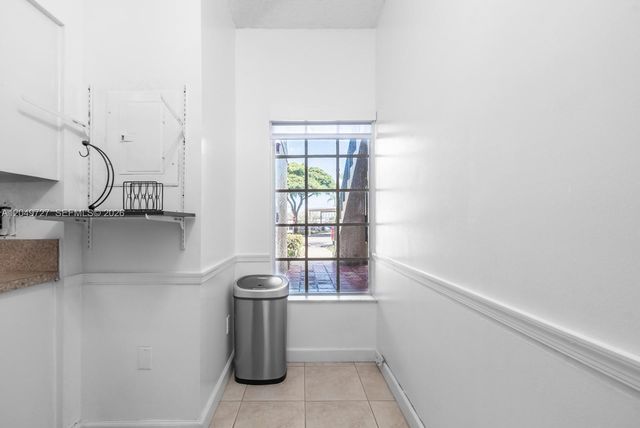 18308 NW 68th Ave B, Hialeah, FL 33015