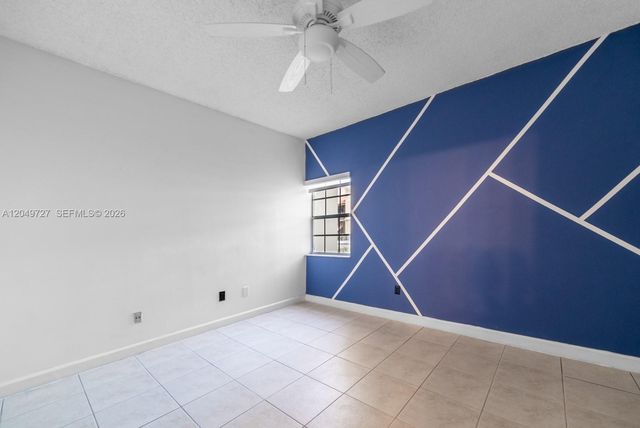 18308 NW 68th Ave B, Hialeah, FL 33015