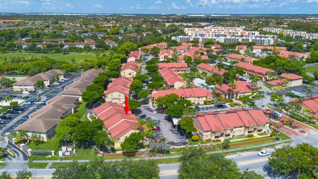 18308 NW 68th Ave B, Hialeah, FL 33015