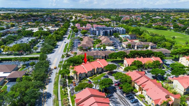 18308 NW 68th Ave B, Hialeah, FL 33015