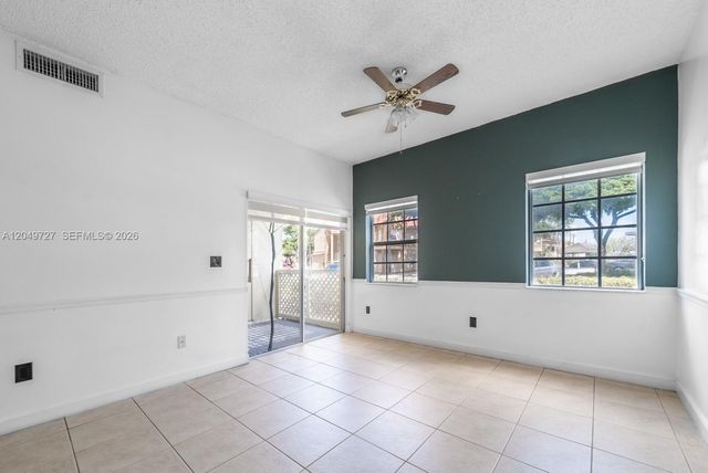 18308 NW 68th Ave B, Hialeah, FL 33015