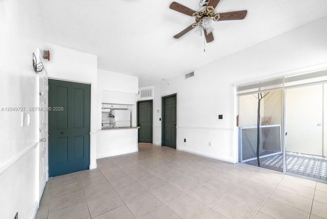 18308 NW 68th Ave B, Hialeah, FL 33015