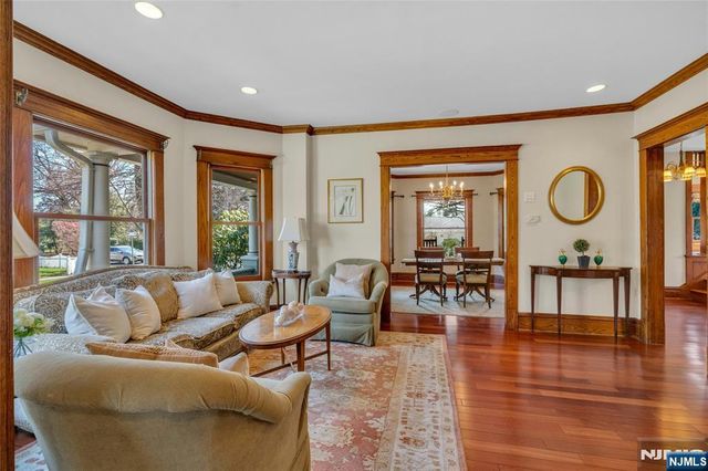 321 Hollywood Avenue, Ho-ho-kus, NJ 07423