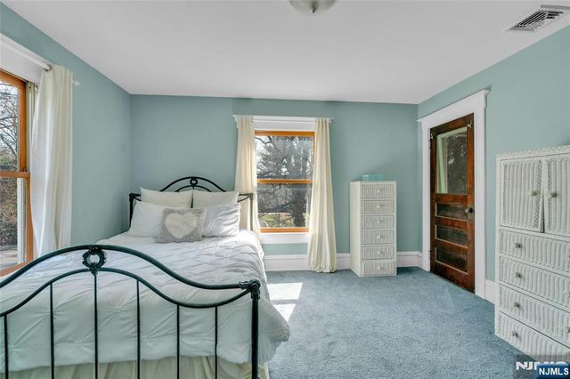 321 Hollywood Avenue, Ho-ho-kus, NJ 07423