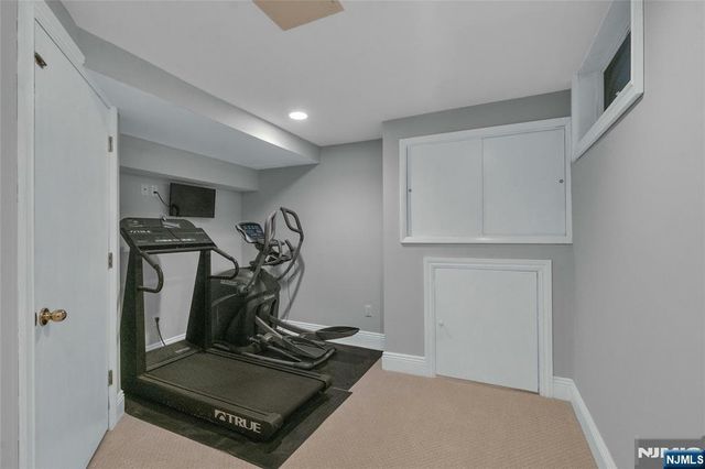 321 Hollywood Avenue, Ho-ho-kus, NJ 07423