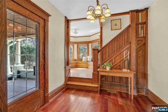 321 Hollywood Avenue, Ho-ho-kus, NJ 07423