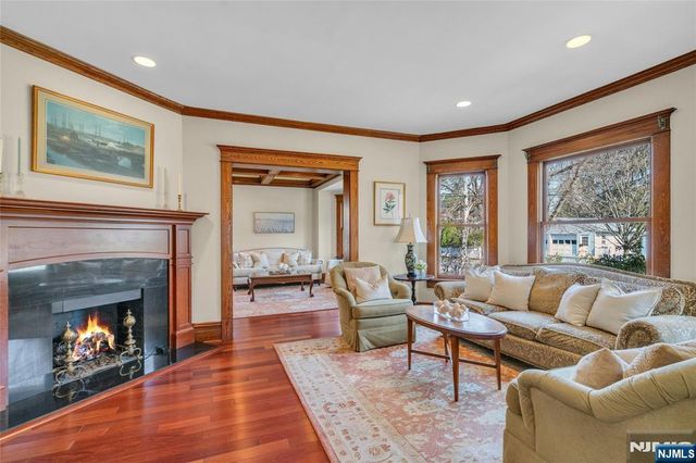 321 Hollywood Avenue, Ho-ho-kus, NJ 07423