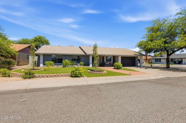 17627 N 1st Street, Phoenix, AZ 85022