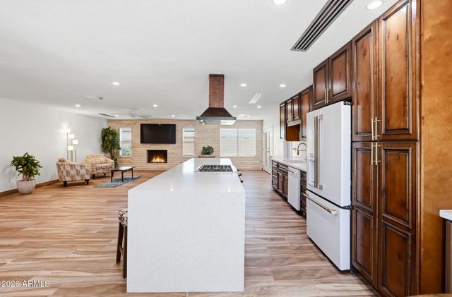 17627 N 1st Street, Phoenix, AZ 85022