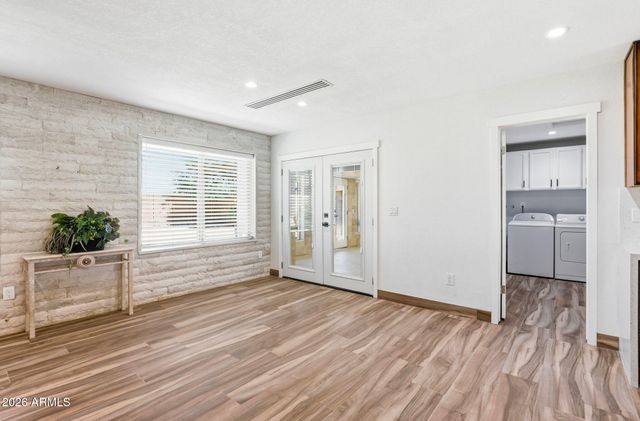 17627 N 1st Street, Phoenix, AZ 85022