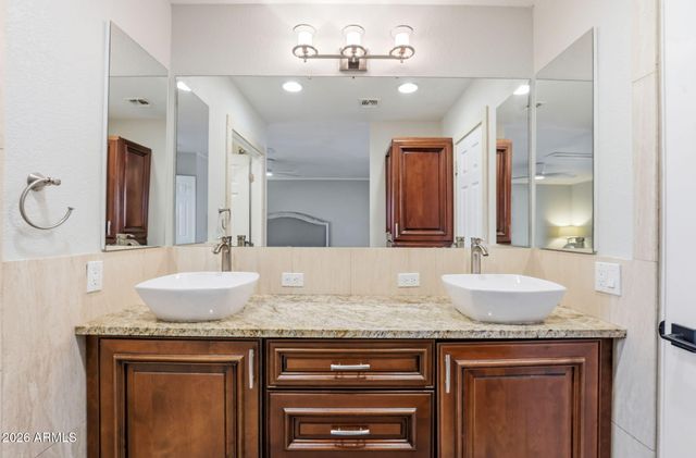 17627 N 1st Street, Phoenix, AZ 85022
