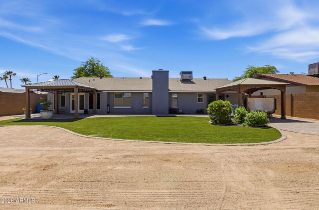 17627 N 1st Street, Phoenix, AZ 85022