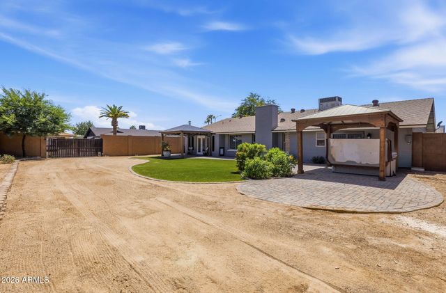 17627 N 1st Street, Phoenix, AZ 85022