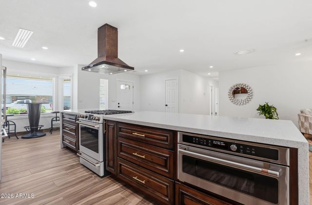 17627 N 1st Street, Phoenix, AZ 85022