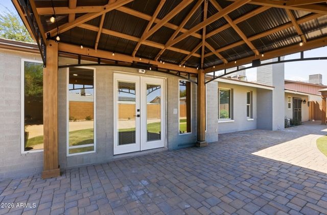 17627 N 1st Street, Phoenix, AZ 85022
