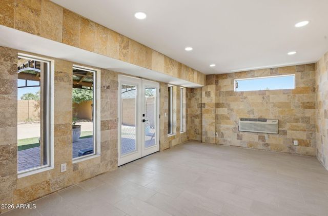 17627 N 1st Street, Phoenix, AZ 85022