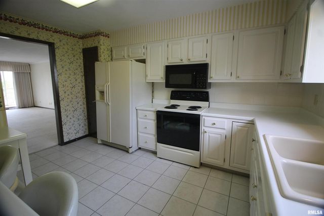 3715 35TH Street 4, Moline, IL 61265