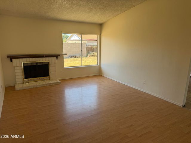 7013 W COLTER Street, Glendale, AZ 85303