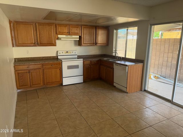 7013 W COLTER Street, Glendale, AZ 85303