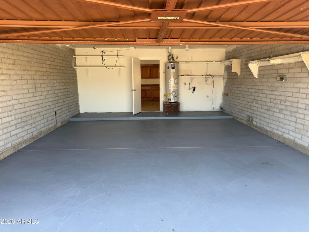 Image 11 of property listing at 7013 W COLTER Street, Glendale, AZ 85303