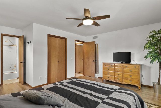 14 Weeping Birch Circle, Madison, WI 53704