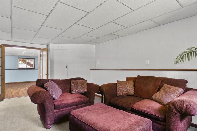 14 Weeping Birch Circle, Madison, WI 53704