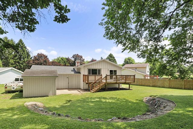 14 Weeping Birch Circle, Madison, WI 53704