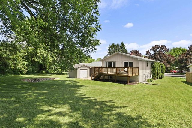 14 Weeping Birch Circle, Madison, WI 53704