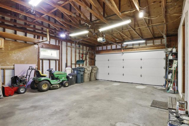 14 Weeping Birch Circle, Madison, WI 53704