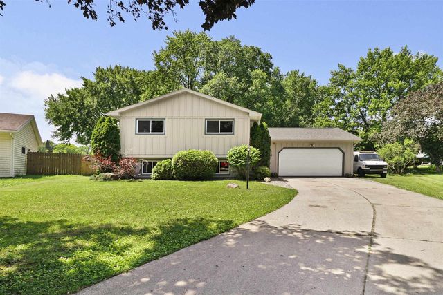 14 Weeping Birch Circle, Madison, WI 53704