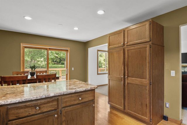 14 Weeping Birch Circle, Madison, WI 53704