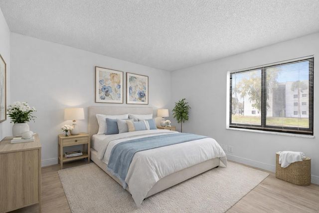 3710 N Pine Island Road 114, Sunrise, FL 33351