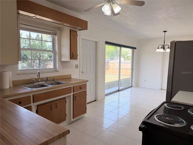 859 72ND AVENUE N, St Petersburg, FL 33702