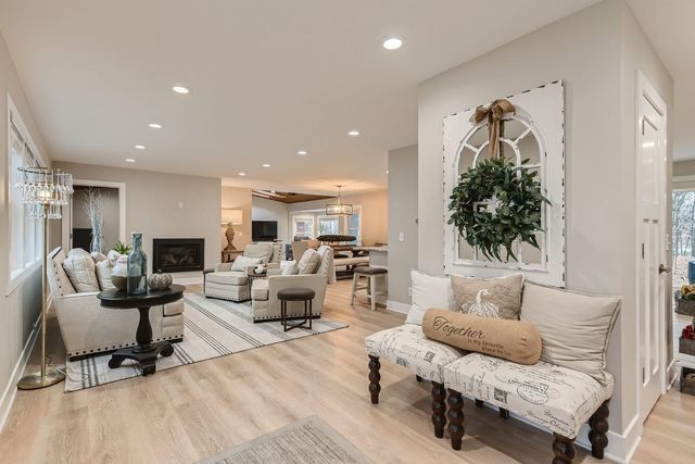 18215 19th Avenue N, Plymouth, MN 55447