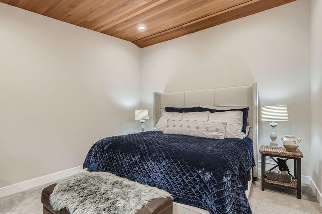 18215 19th Avenue N, Plymouth, MN 55447