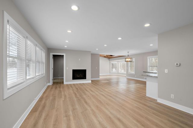 18215 19th Avenue N, Plymouth, MN 55447