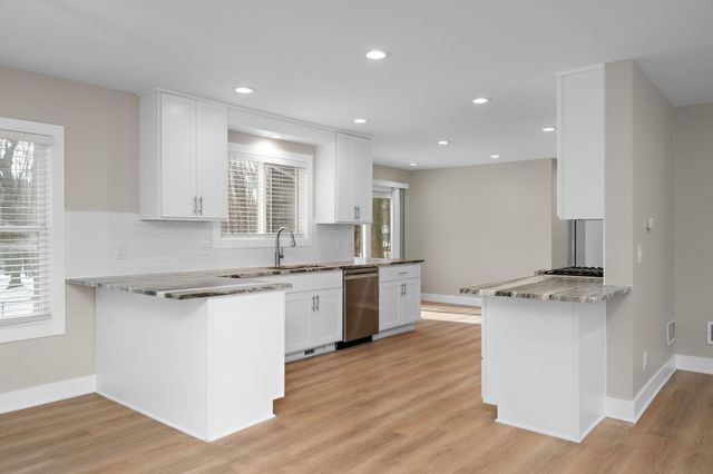 18215 19th Avenue N, Plymouth, MN 55447