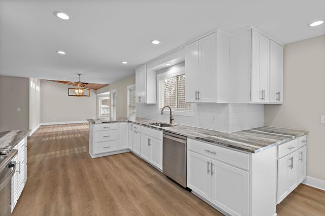 18215 19th Avenue N, Plymouth, MN 55447