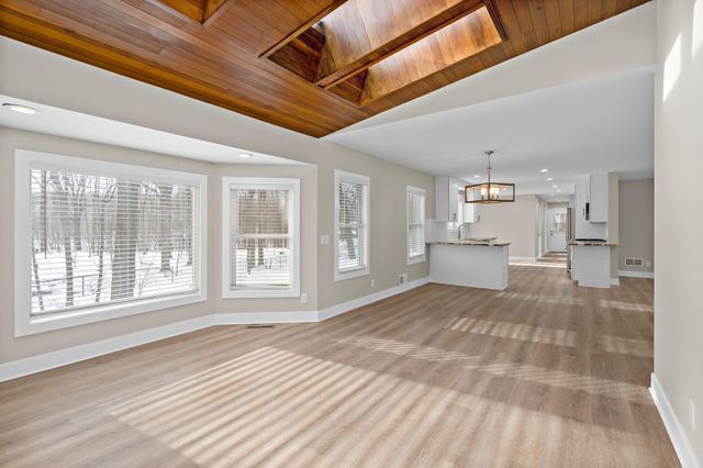 18215 19th Avenue N, Plymouth, MN 55447