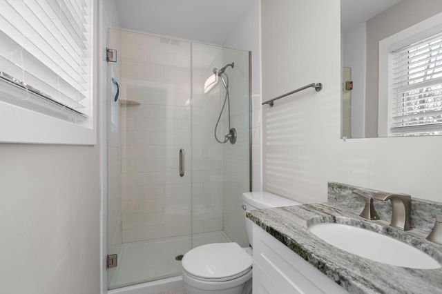 18215 19th Avenue N, Plymouth, MN 55447