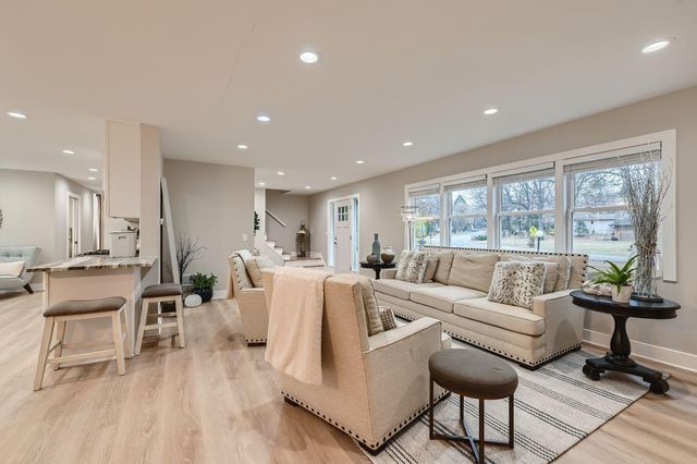 18215 19th Avenue N, Plymouth, MN 55447